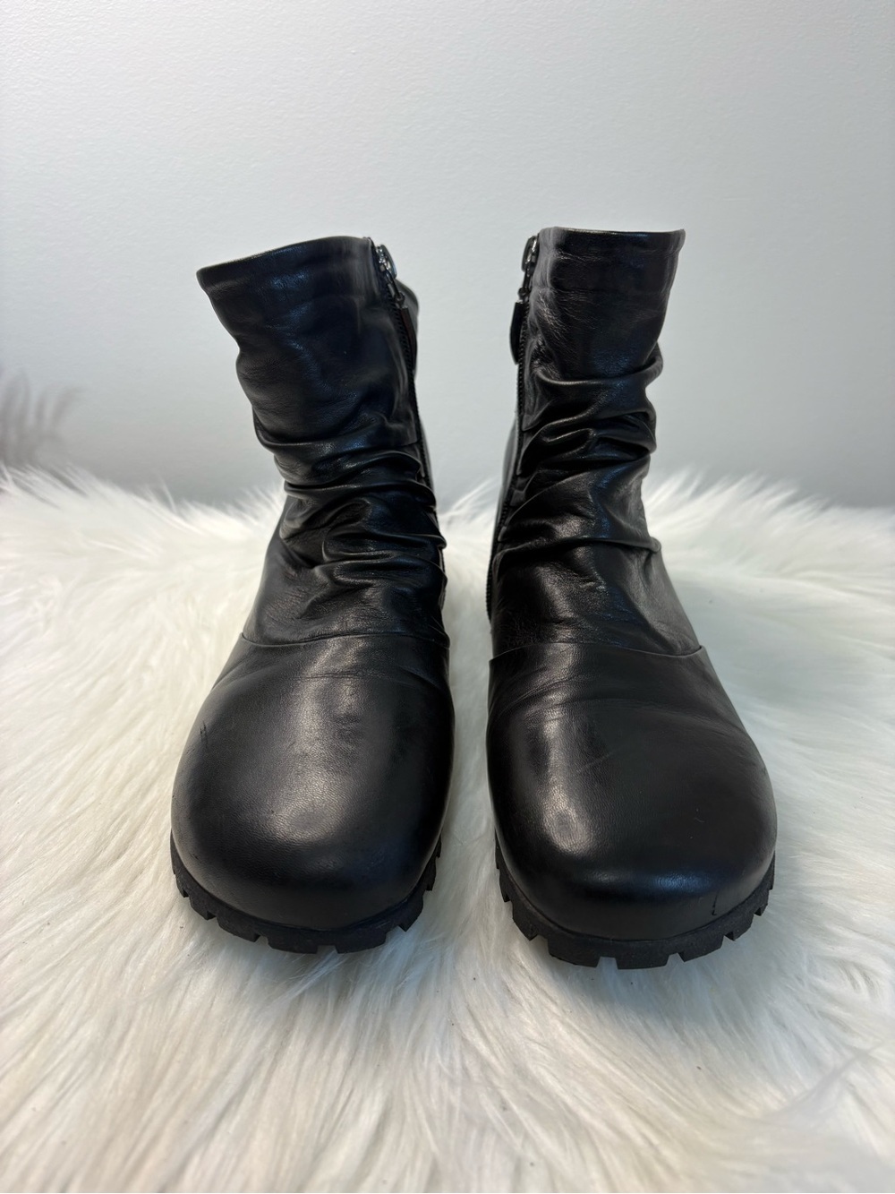 (119)Arnold Churgin Black Ruched Leather Ankle Boots with zipper SZ:EU37